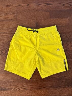Moose Knuckles Shorts Beach Shell